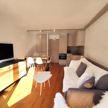 Douglas - Au Coeur Du Jardin Alpin *